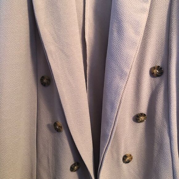 Pretty Little Thing Oversize front button detail jacket. Size 10. Beige - Picture 2 of 7